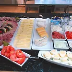 Hotel Triton II